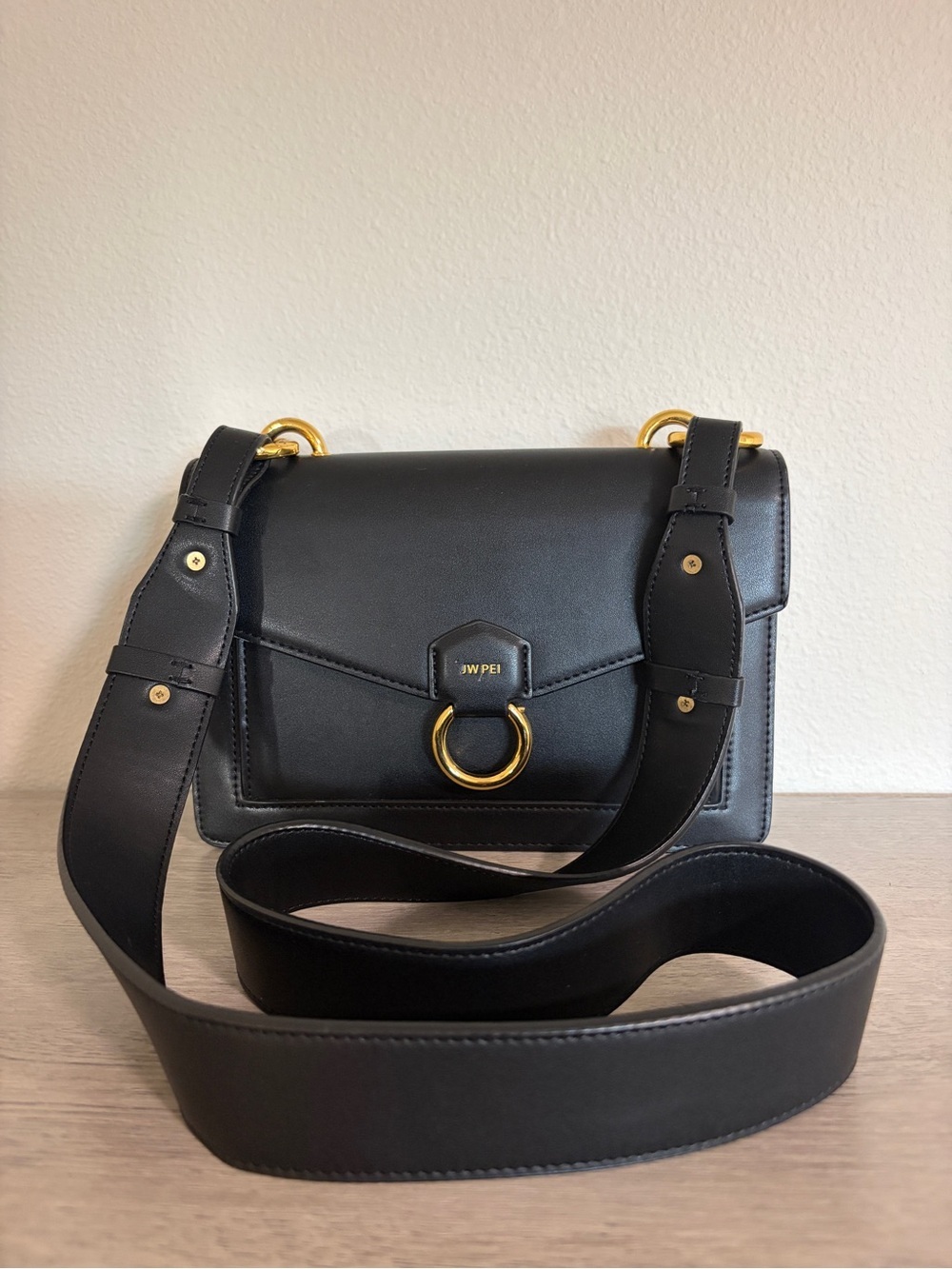 JW PEI Vegan Leather Crossbody Bag - NWOT - Picture 2 of 4